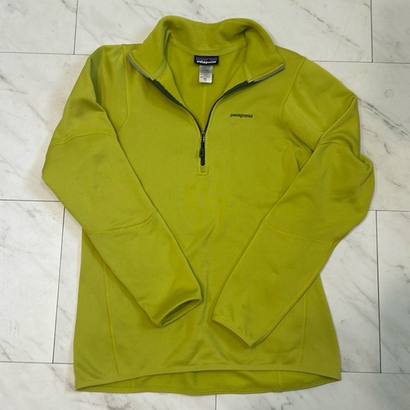 Patagonia Other - Green lightweight Patagonia Pull over